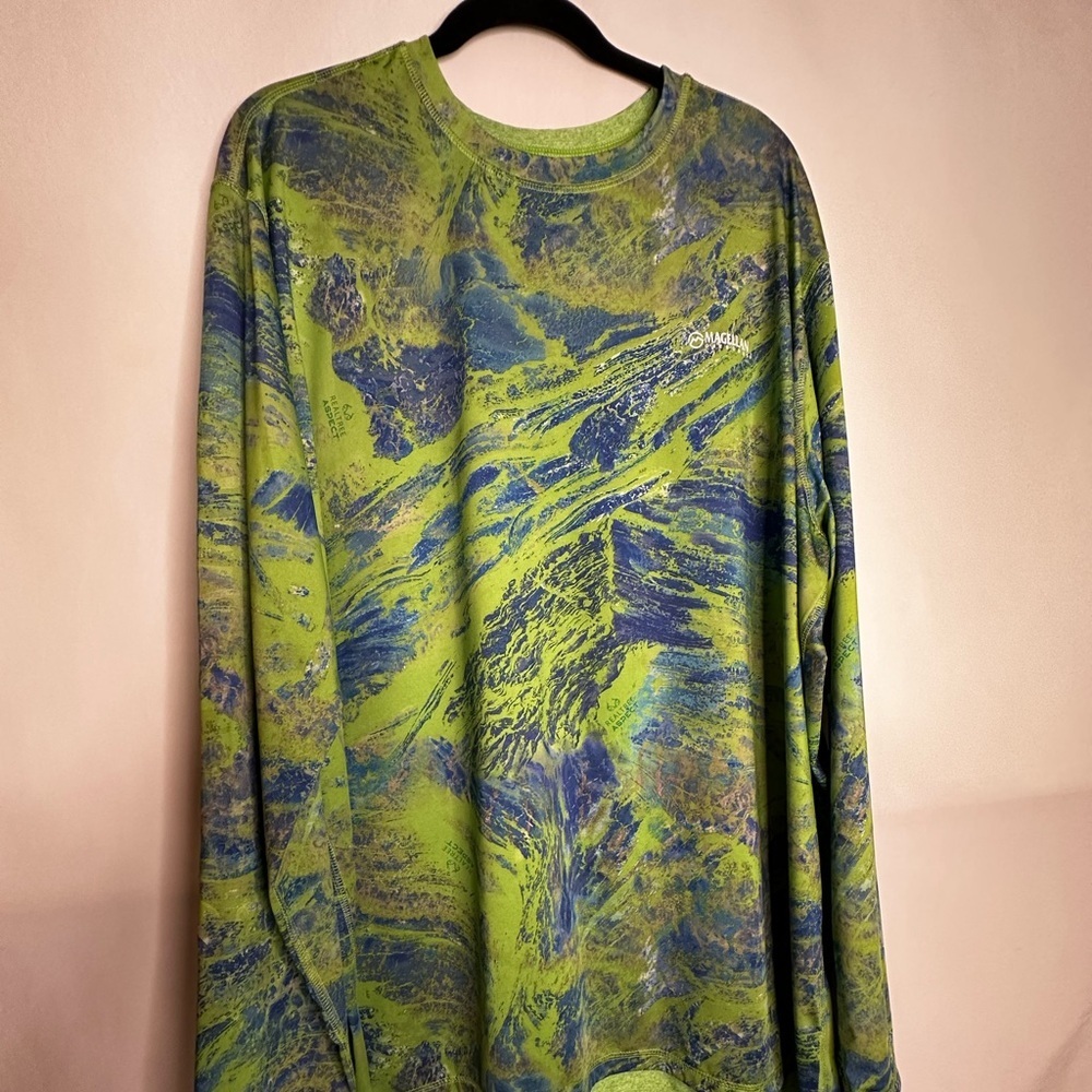 Magellan Outdoors Long Sleeve Tee Green and Blue
